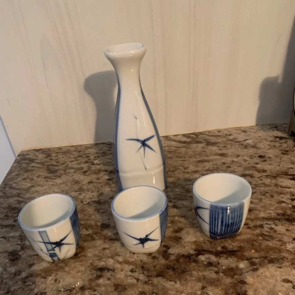 Toyo Sake Set - Picture 1 of 4